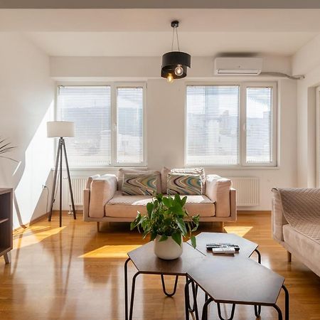 High-End Spacious Apartment Next To City Mall 斯科普里 外观 照片