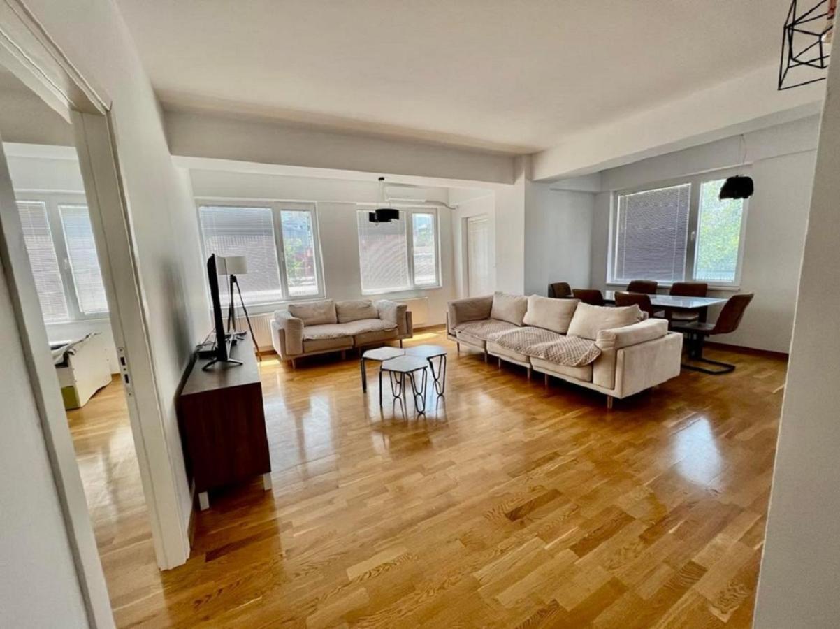 High-End Spacious Apartment Next To City Mall 斯科普里 外观 照片