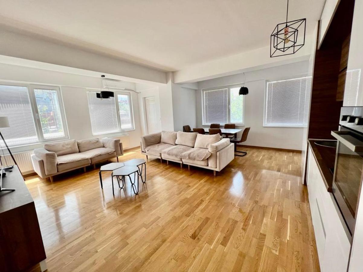 High-End Spacious Apartment Next To City Mall 斯科普里 外观 照片