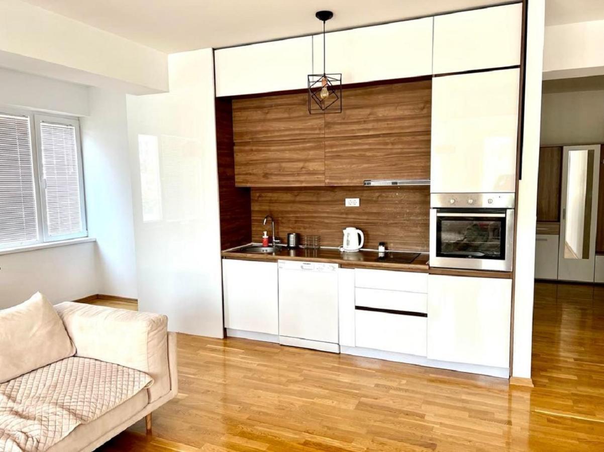 High-End Spacious Apartment Next To City Mall 斯科普里 外观 照片