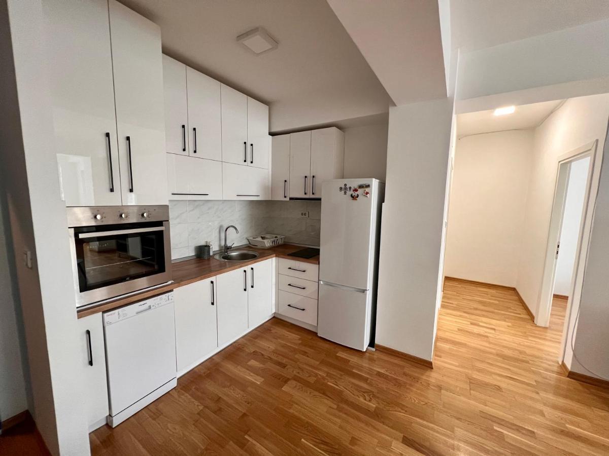 High-End Spacious Apartment Next To City Mall 斯科普里 外观 照片