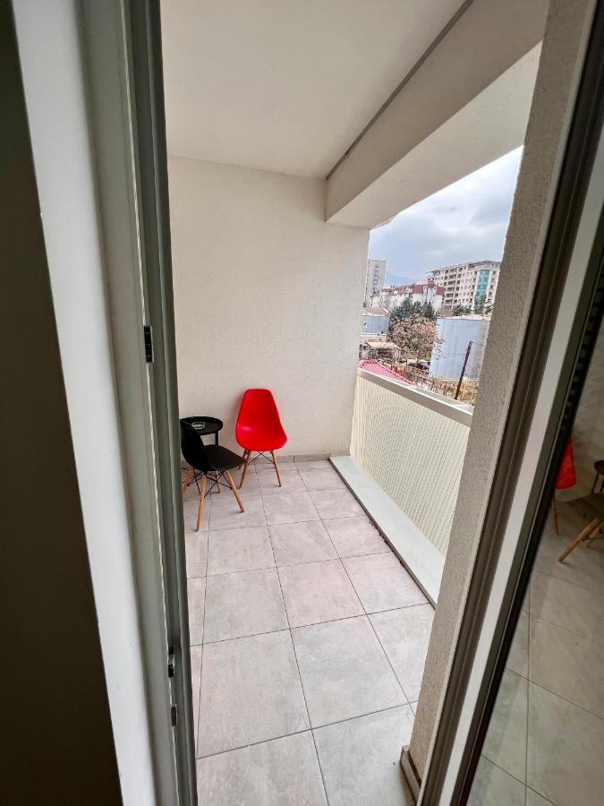 High-End Spacious Apartment Next To City Mall 斯科普里 外观 照片