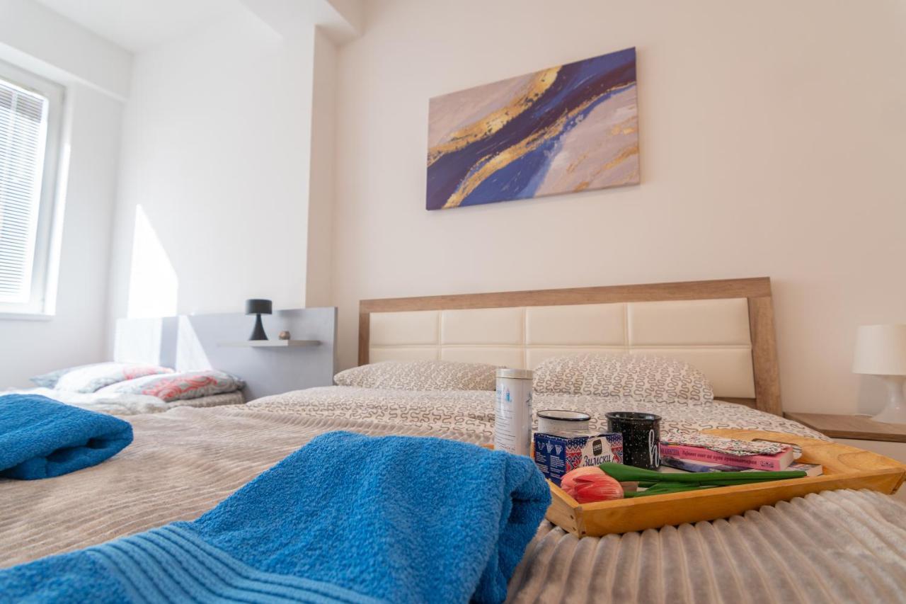 High-End Spacious Apartment Next To City Mall 斯科普里 外观 照片