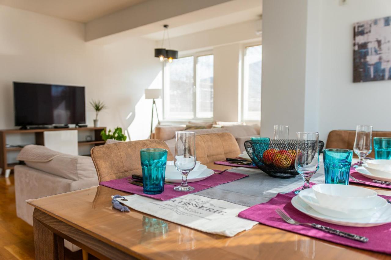 High-End Spacious Apartment Next To City Mall 斯科普里 外观 照片