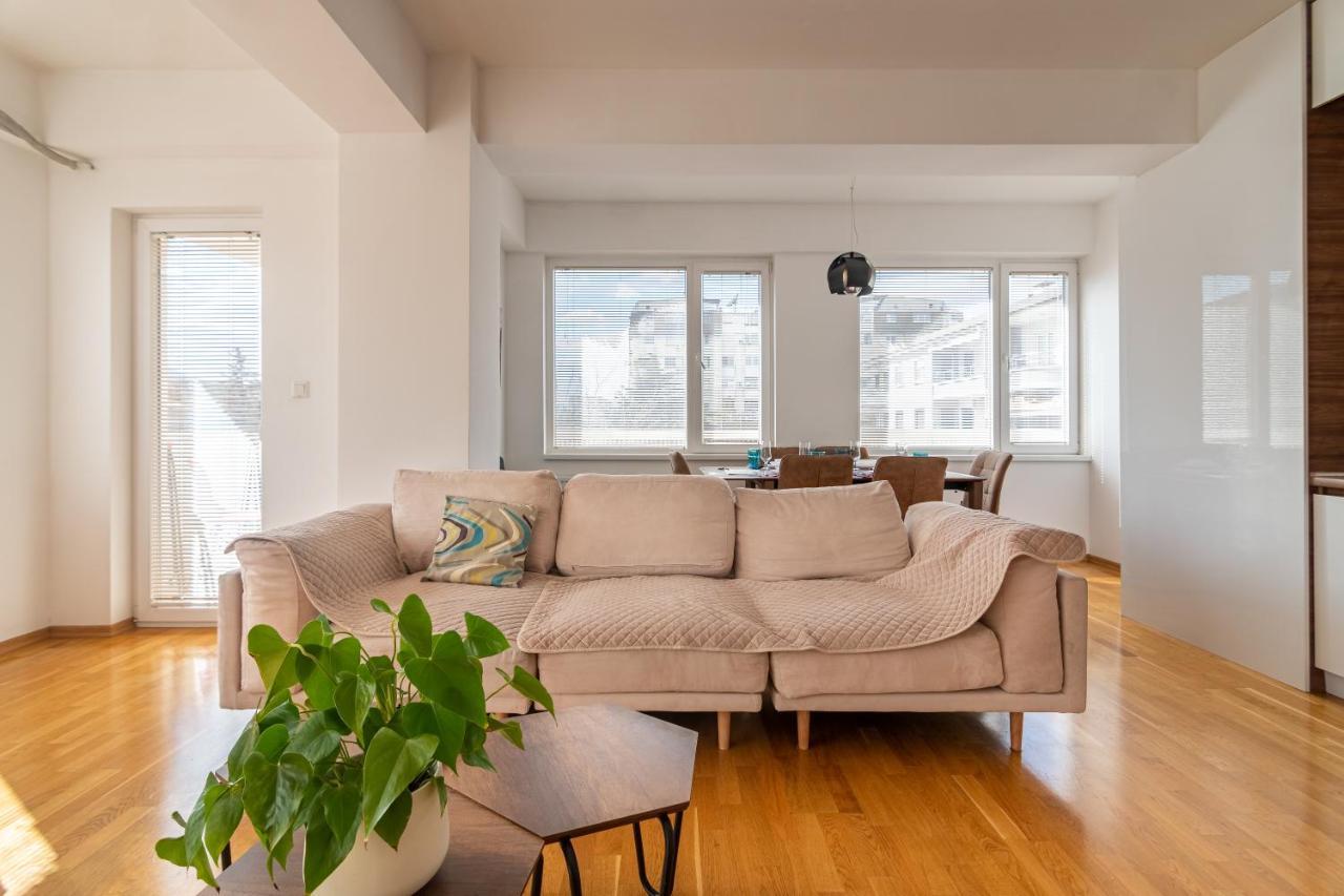 High-End Spacious Apartment Next To City Mall 斯科普里 外观 照片