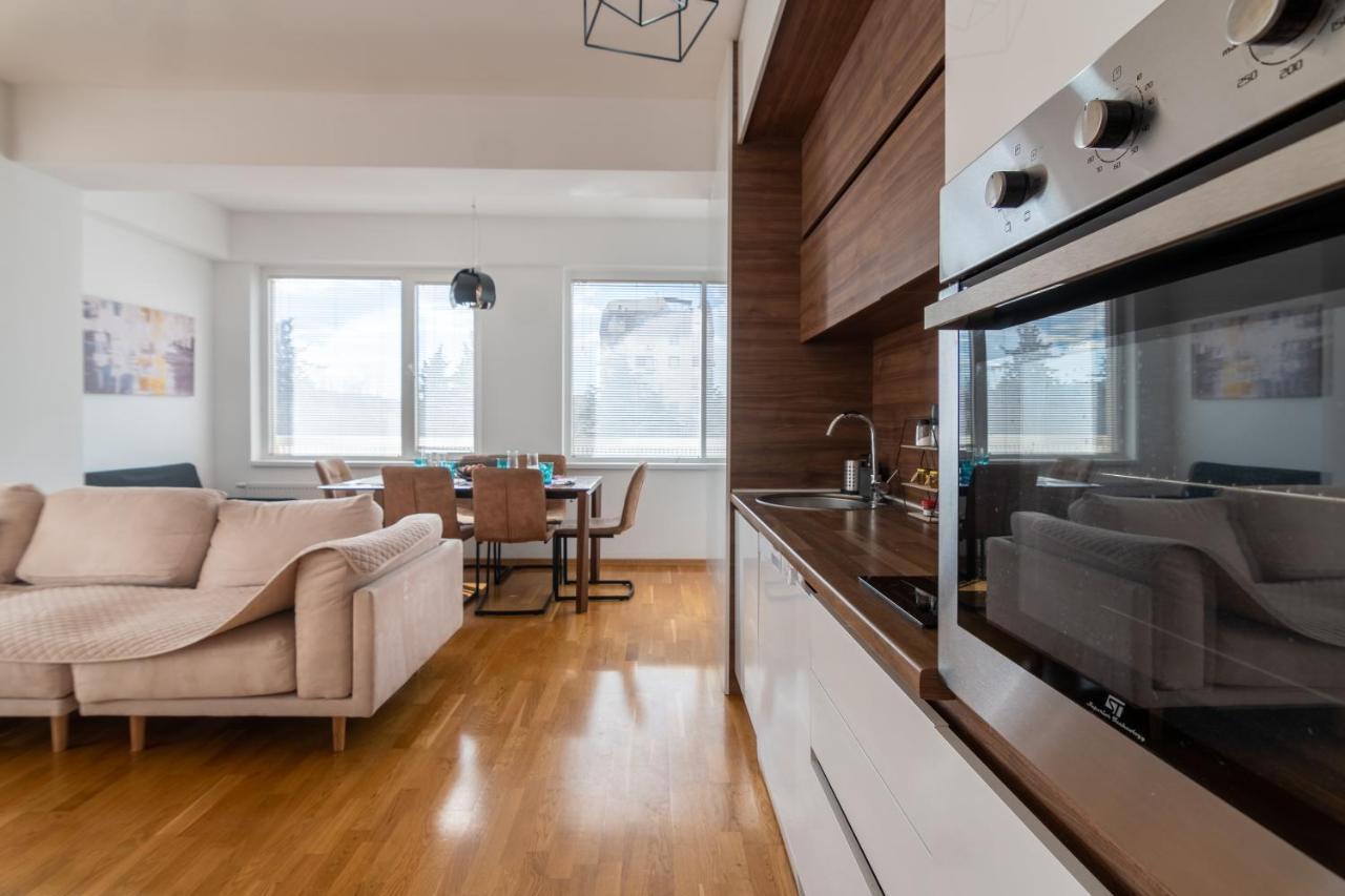 High-End Spacious Apartment Next To City Mall 斯科普里 外观 照片
