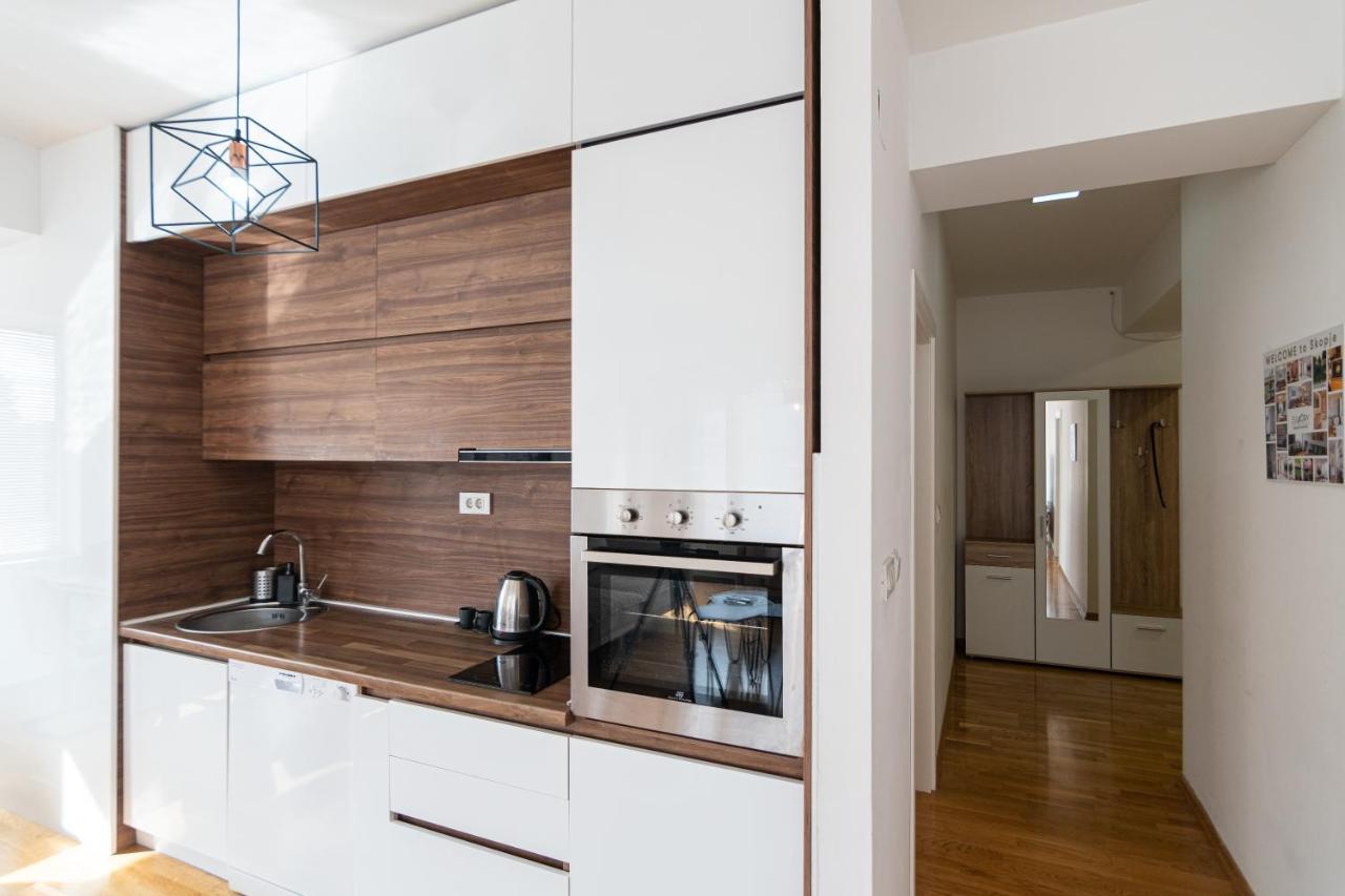 High-End Spacious Apartment Next To City Mall 斯科普里 外观 照片