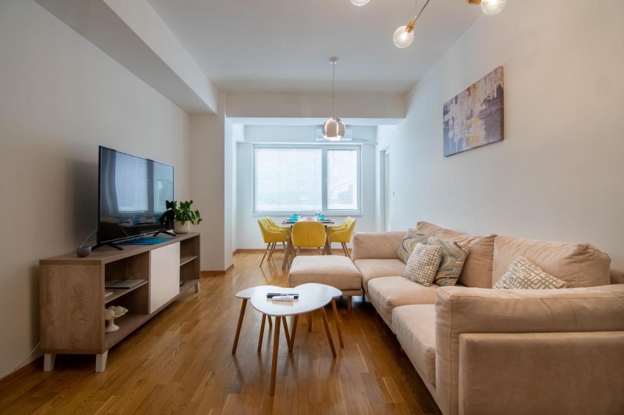 High-End Spacious Apartment Next To City Mall 斯科普里 外观 照片