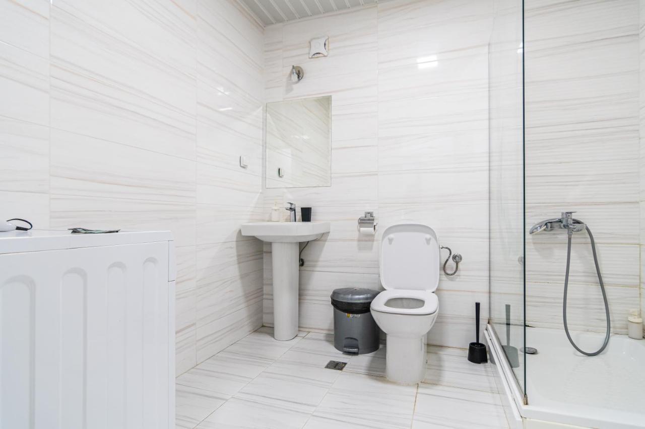 High-End Spacious Apartment Next To City Mall 斯科普里 外观 照片
