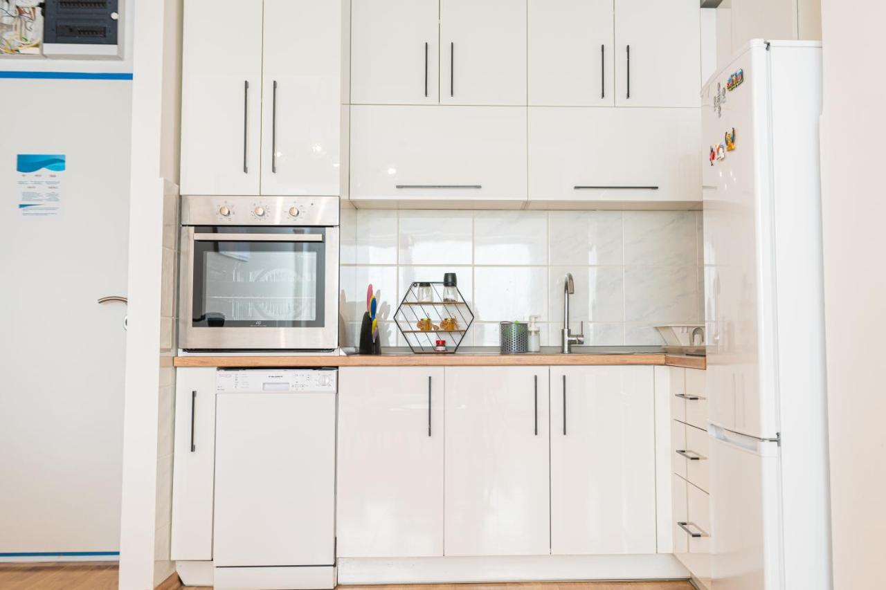 High-End Spacious Apartment Next To City Mall 斯科普里 外观 照片