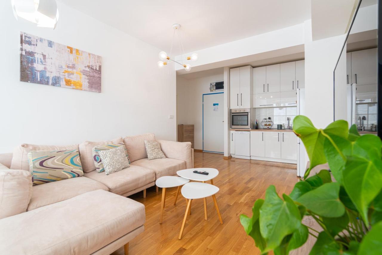 High-End Spacious Apartment Next To City Mall 斯科普里 外观 照片